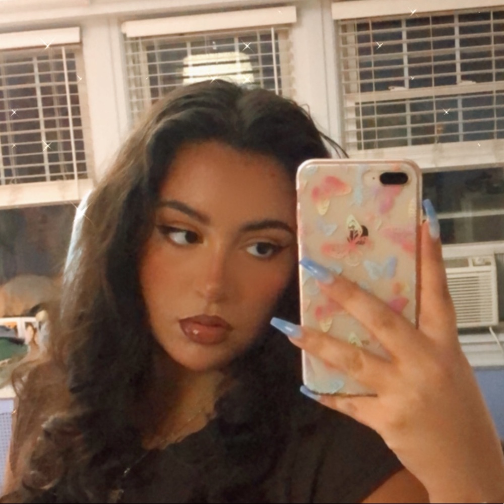 Meet your Posher, Olivia